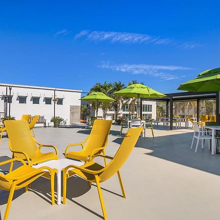 Naples Park Central Hotel Eksteriør billede