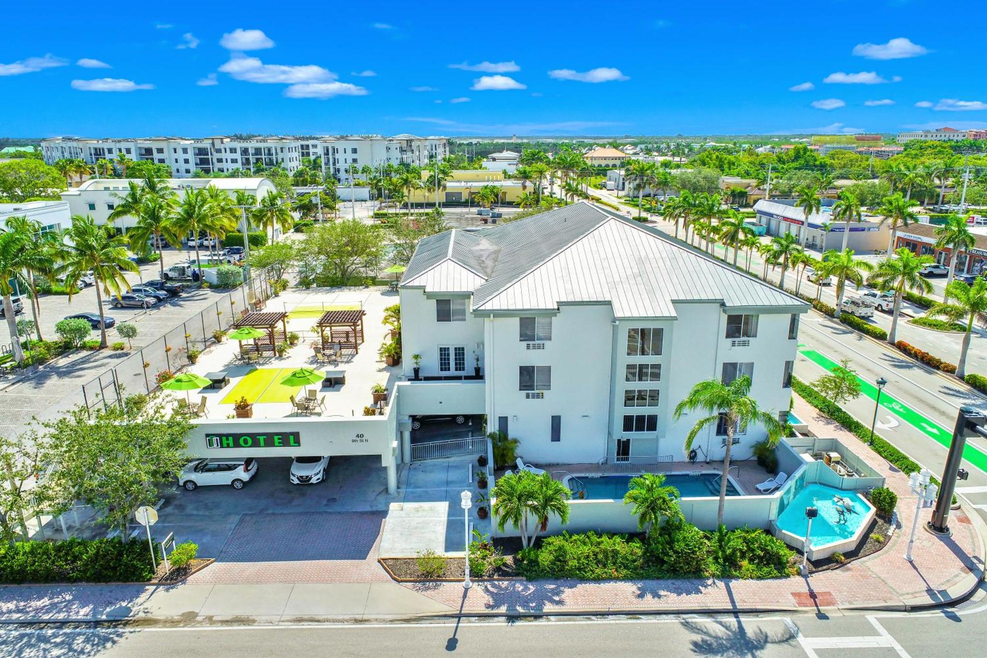 Naples Park Central Hotel Eksteriør billede
