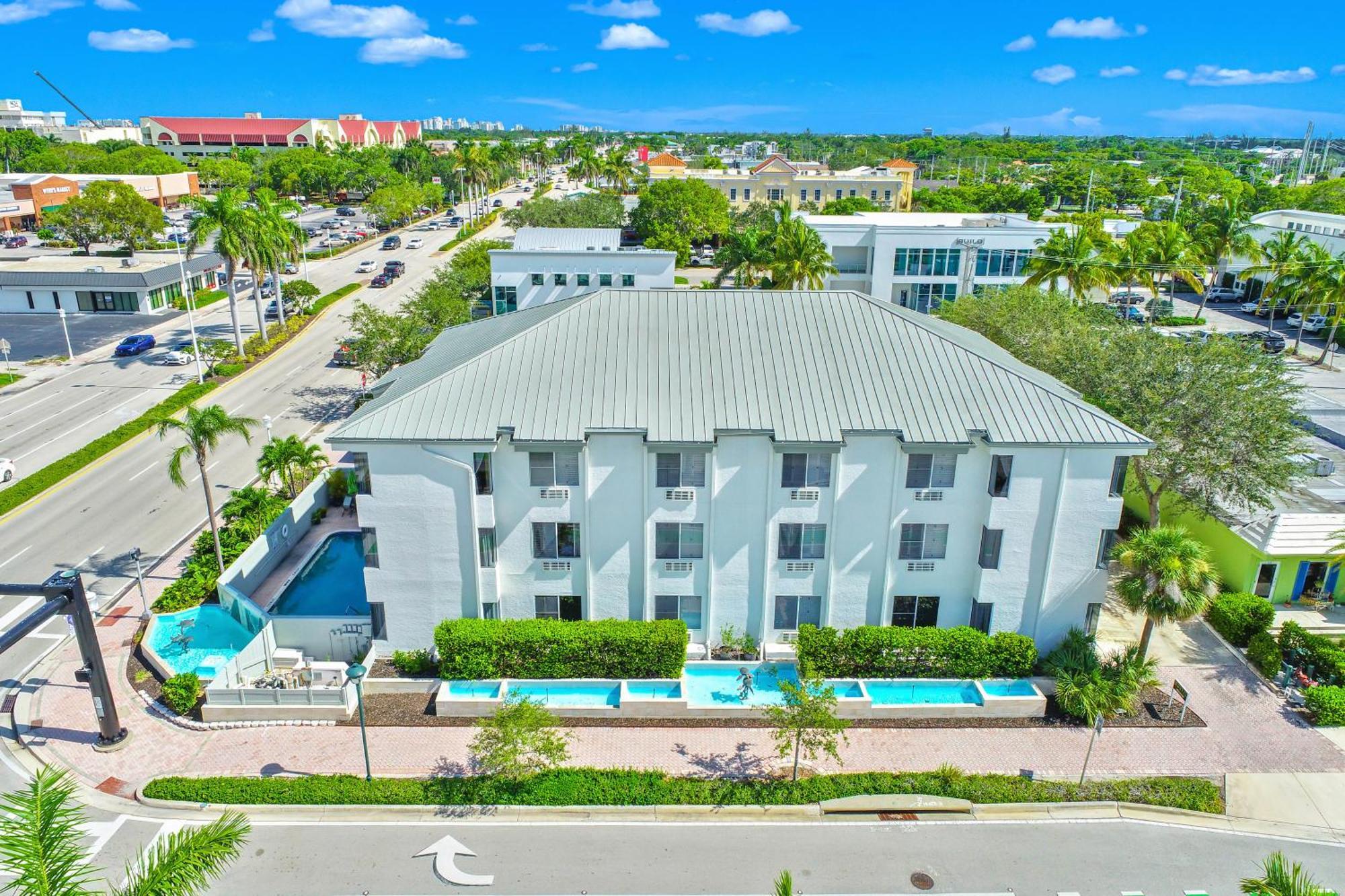 Naples Park Central Hotel Eksteriør billede