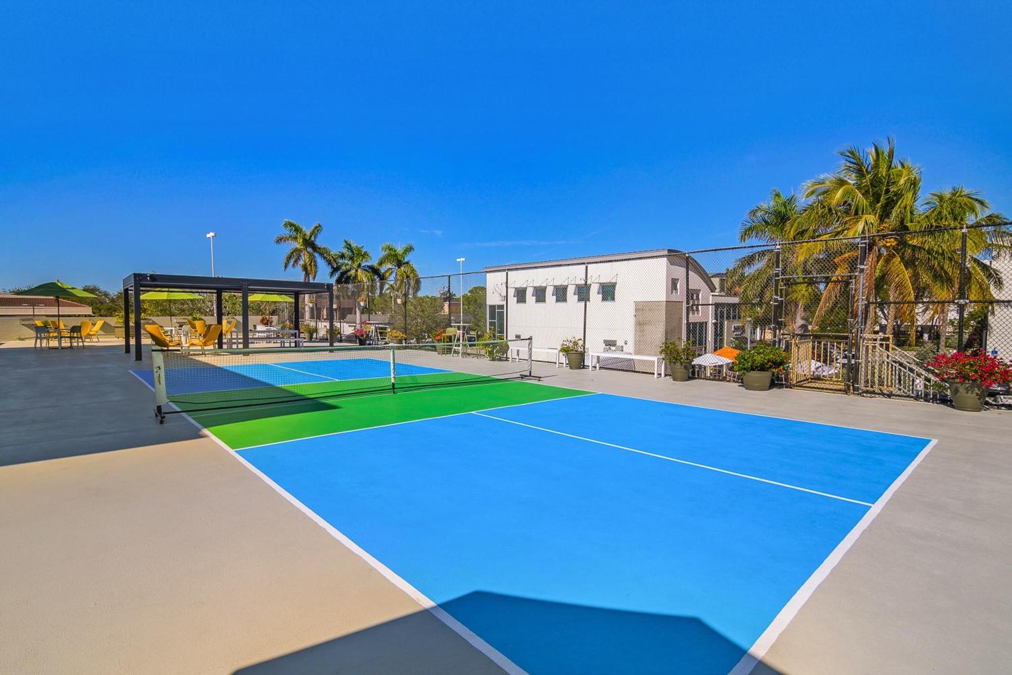 Naples Park Central Hotel Eksteriør billede