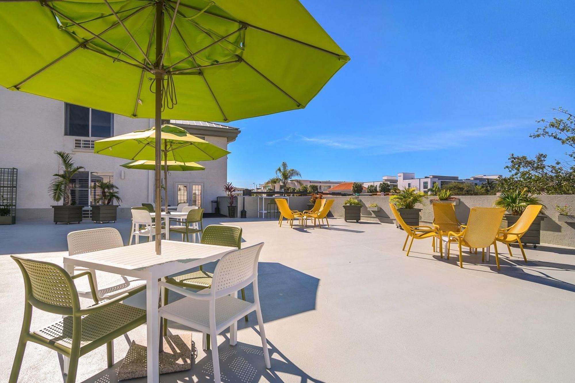 Naples Park Central Hotel Eksteriør billede